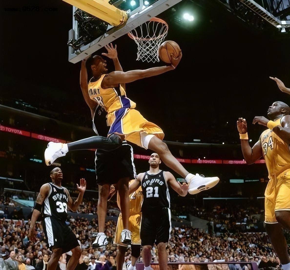 ayx-关于历史瞬间：NBA史上最经典的比赛片段的信息